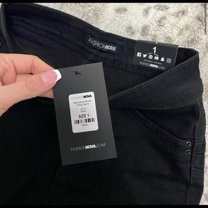 Fashion Nova Black Booty Lifting Jeans NWT